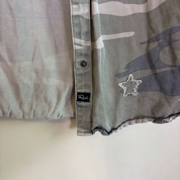 Rails Girl's Green Camo with Star Print Button Front Shirt Size 14 - Picture 5 of 6